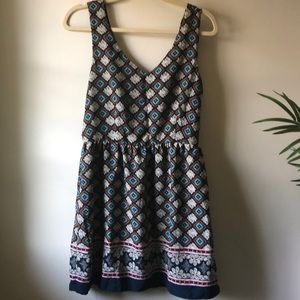 Printed cinched waist  V neck sundress